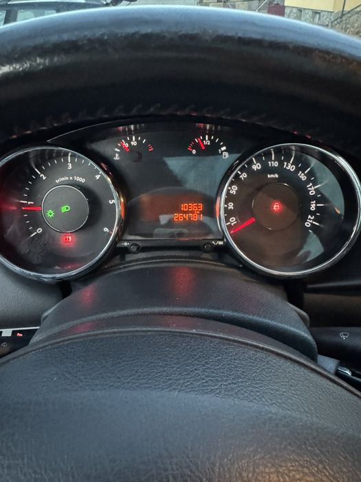 продам авто Пежо 3008