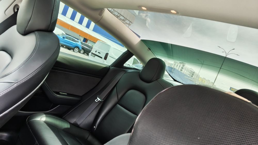 Продам Tesla model 3