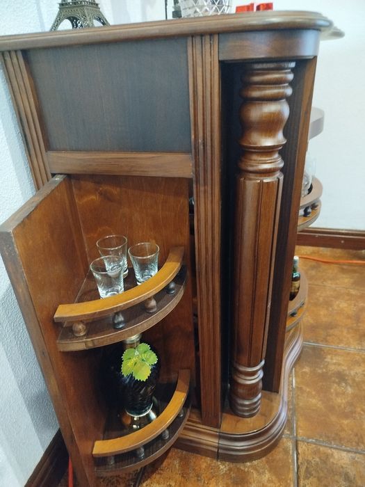 Movel Bar em madeira maciça