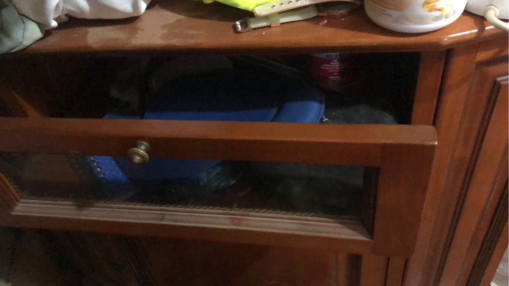 Movel de canto em madeira