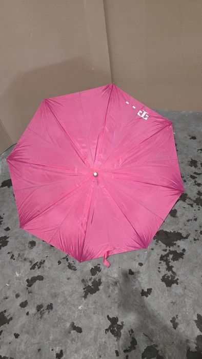 Nowe parasole różowe z logiem Tmobile  16 szt