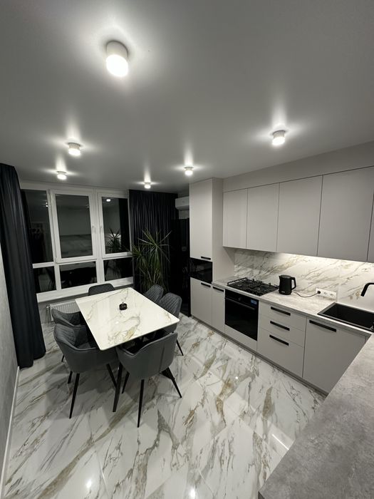 Продам двокімнатну квартиру з ремонтом!!!Чабани. Вул. Машинобудівників