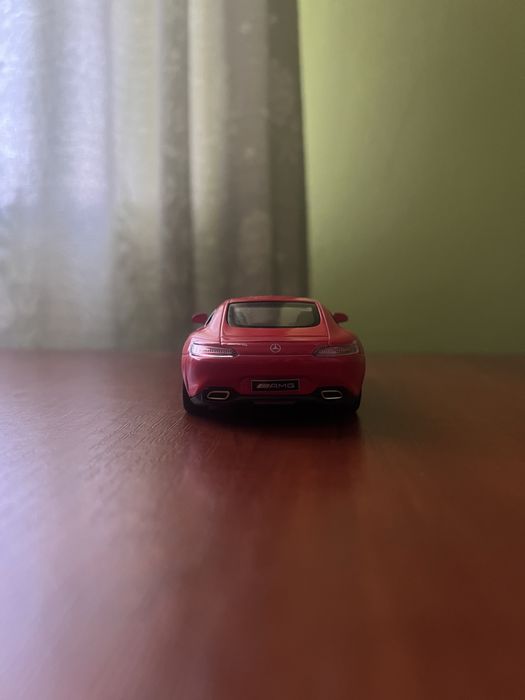колекційна металева модель Kinsmart Mercedes-AMG GT