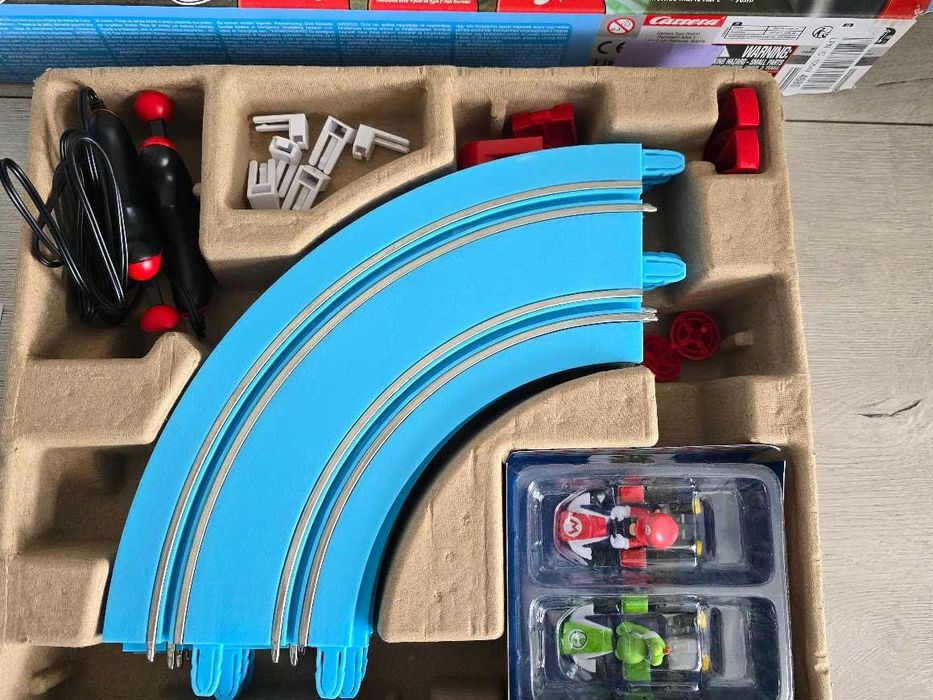 Carrera Tor Samochodowy Mario Kart 2,4m wiek 3+ Na Baterie