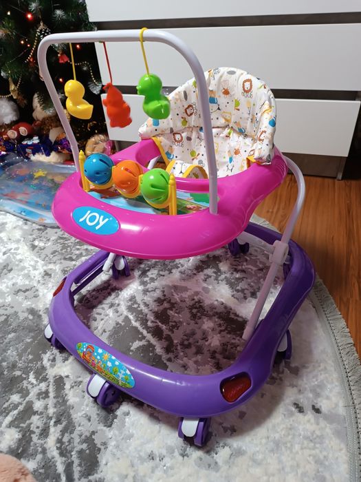 Ходунки для дівчинки