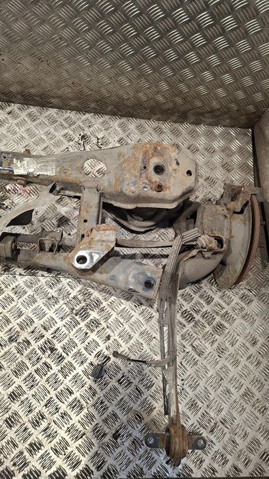 Belka Zawieszenia Tył Volvo V50 I Kombi