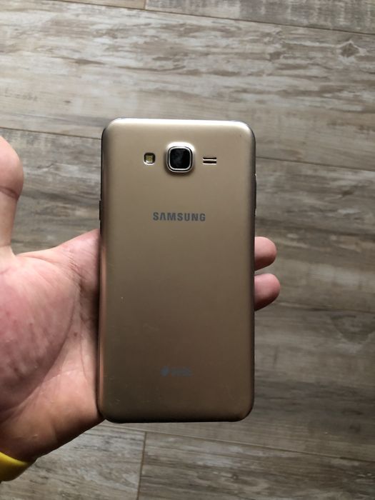 Samsung Galaxy J7 DUOS