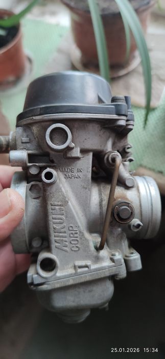 Карбюратор MIKUNI ,робочий з DR 650. Вакуумний. Діаметр 40мм.