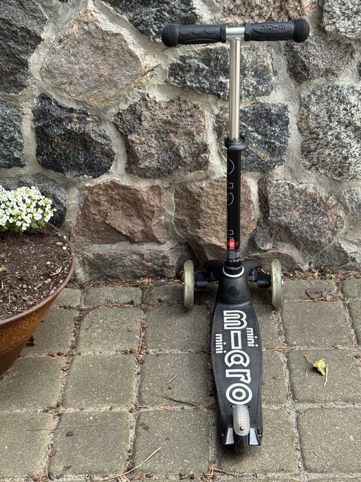 Hulajnoga trzykołowa, stan bardzo dobry