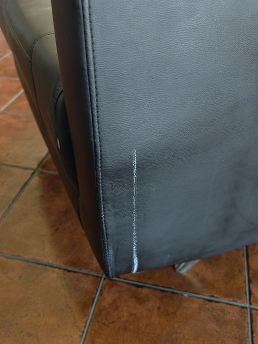 Sofá de cabedal (sintético) preto