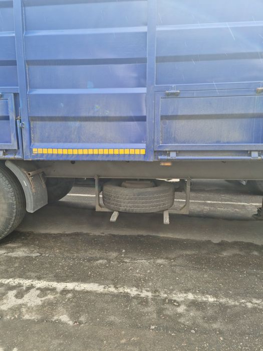 Бортовой прицеп  зерновоз