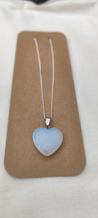 Colar com Pedra da Lua coração ou gota