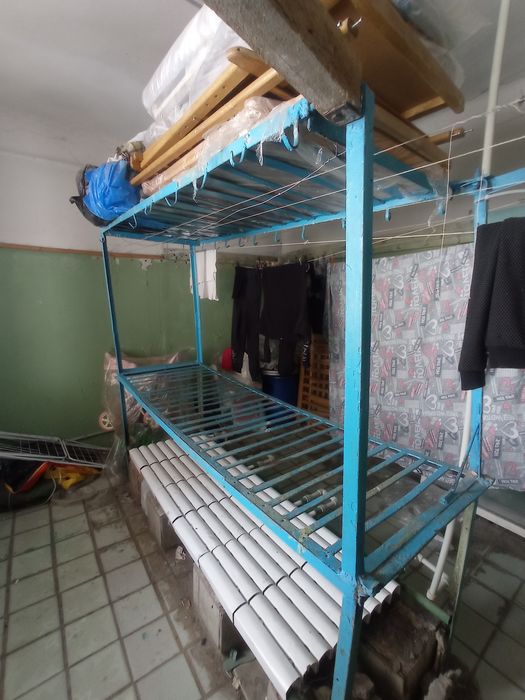 Продам гостинку район ТЦ МЭТРО