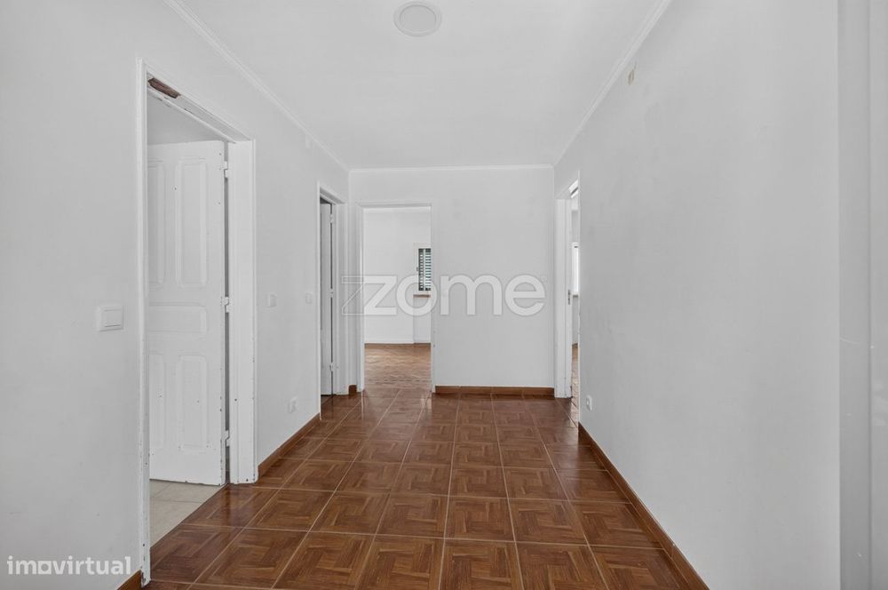 Andar de Moradia T2 com Terraço em Caneças