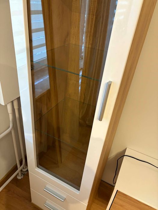 Witryna i komoda w stanie idealnym