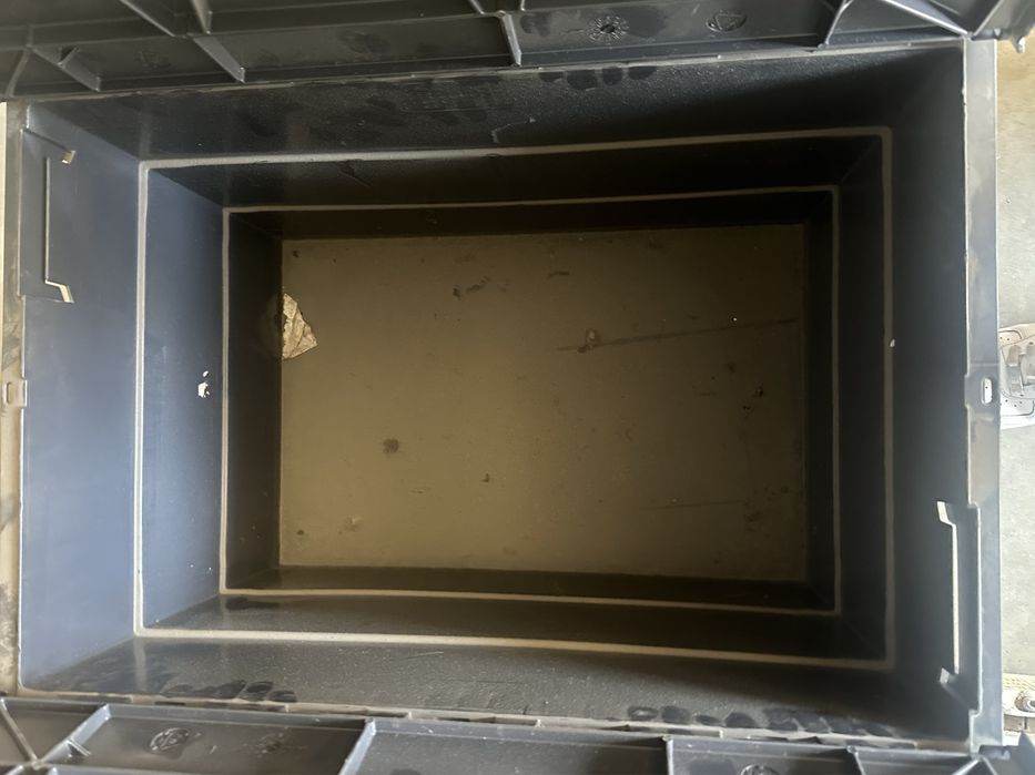 Caixa plástica com tampa