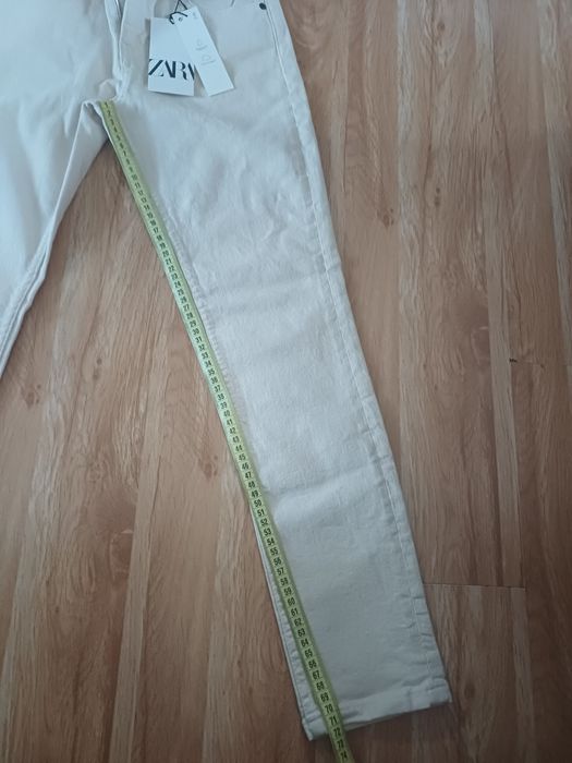 Джинси zara 36р. білі