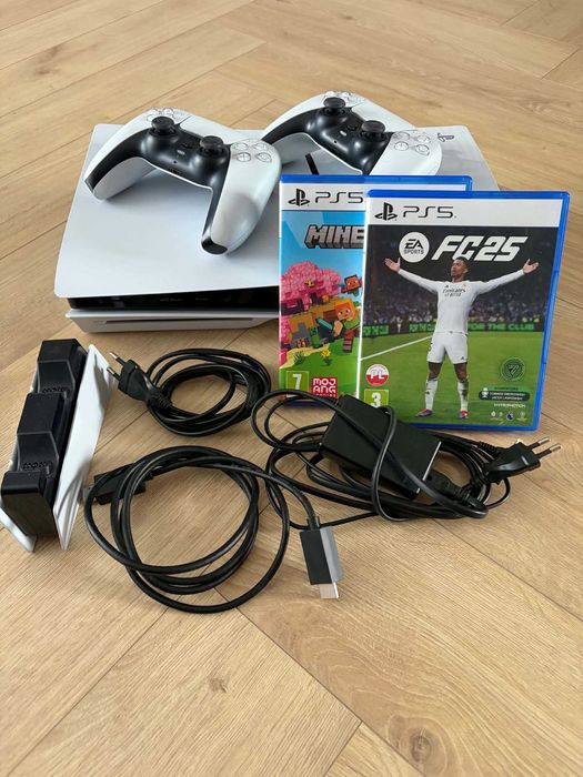 PS5 Slim zestaw 2 pady + gry + dodatki