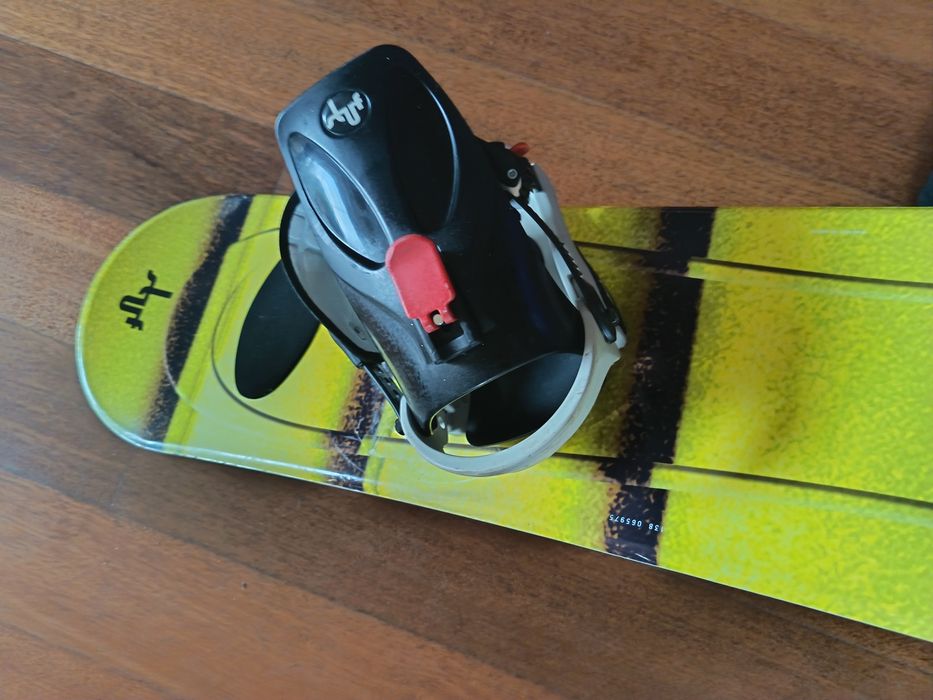 Deska snowboardowa SRUF 138 cm