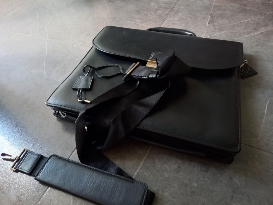 Продам чорний шкіряний портфель Luciano Carvari в Дніпрі