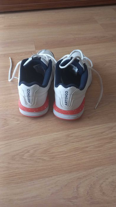 sapatilhas Artengo (Decatlhon) como novas