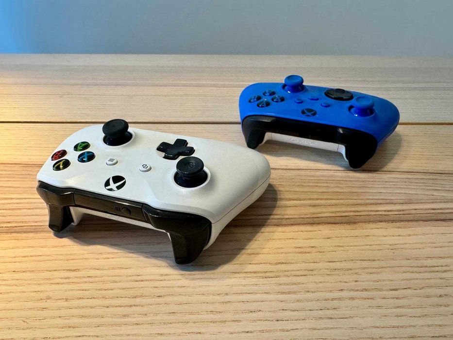 Xbox One S 1TB como nova + 2 comandos + garantia CeX até 2030