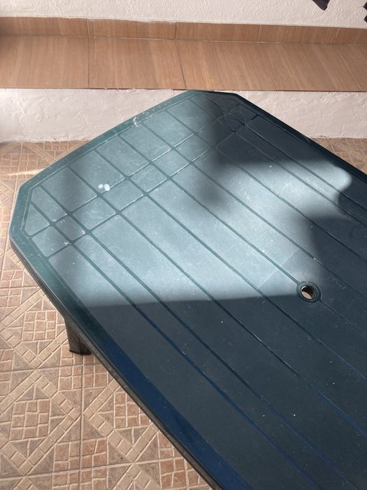 Mesa exterior verde plastico