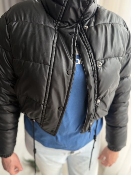 Продам курику женскаю зара оч оч тепоы ка вы ффффы