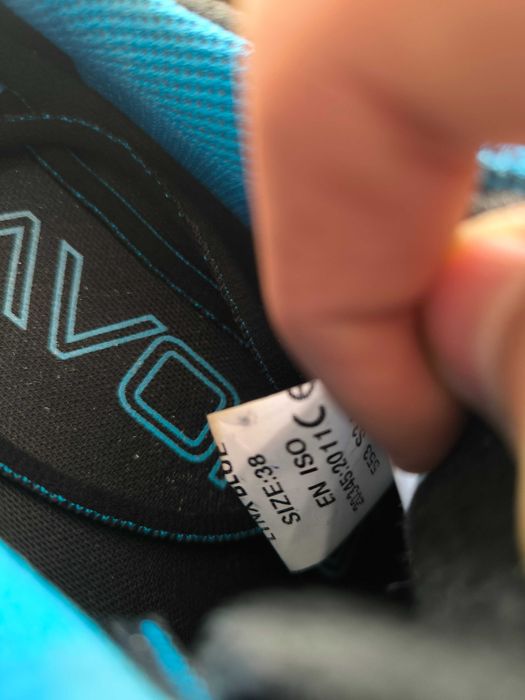 Botas de proteção (biqueira de aço) marca Lavoro.