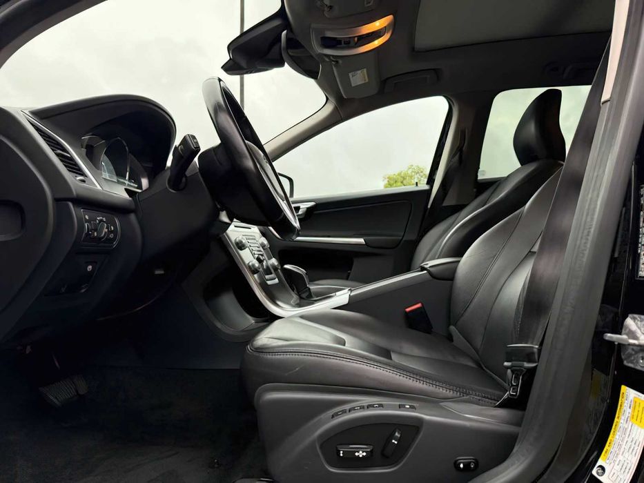 Volvo XC60      2016