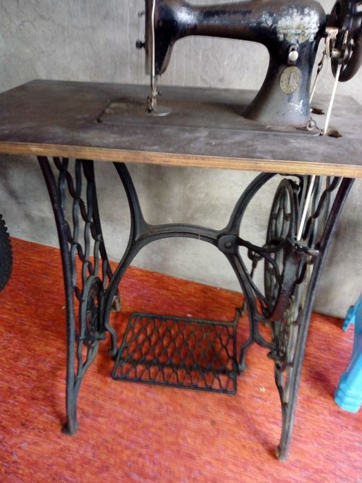 Maquina de costura antiga marca singer