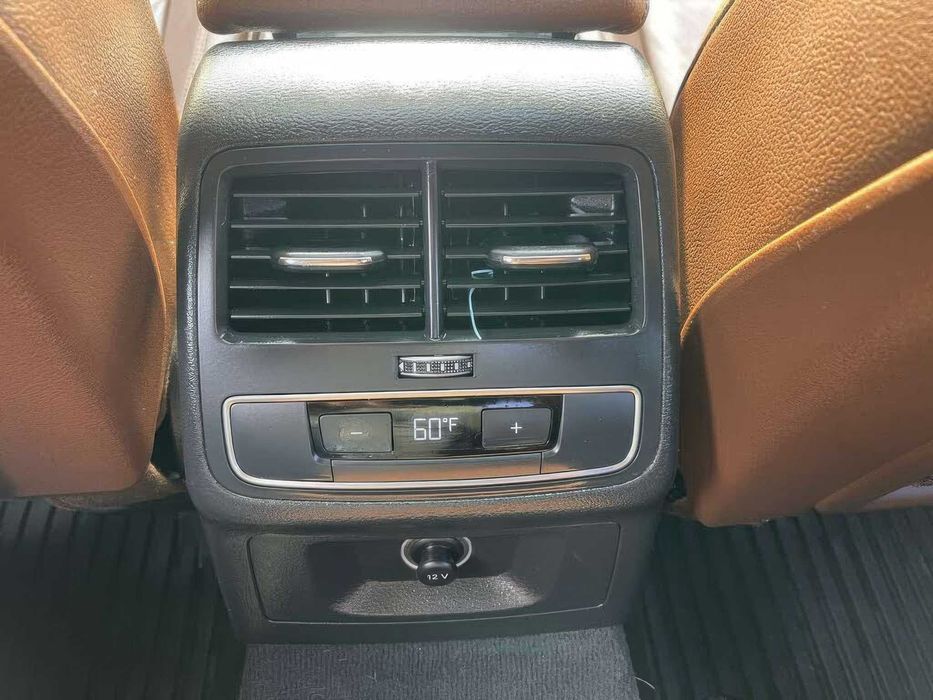 Audi A4 Premium      2017