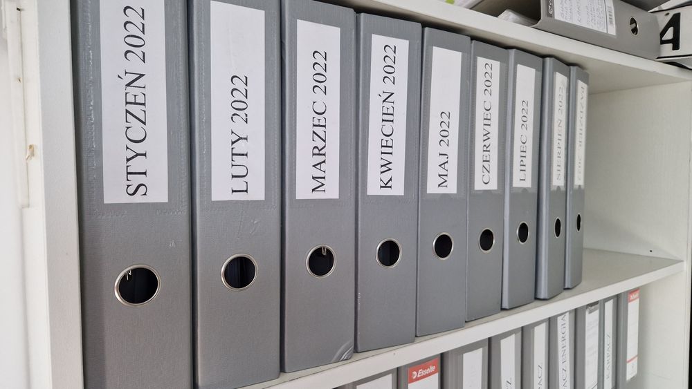 20  x  segregator A4 srebrny stan bardzo dobry