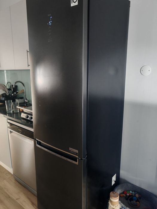 Frigorífico combinado LG 203cm