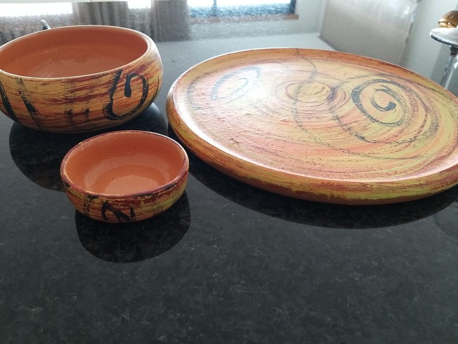 3 peças em barro pintado