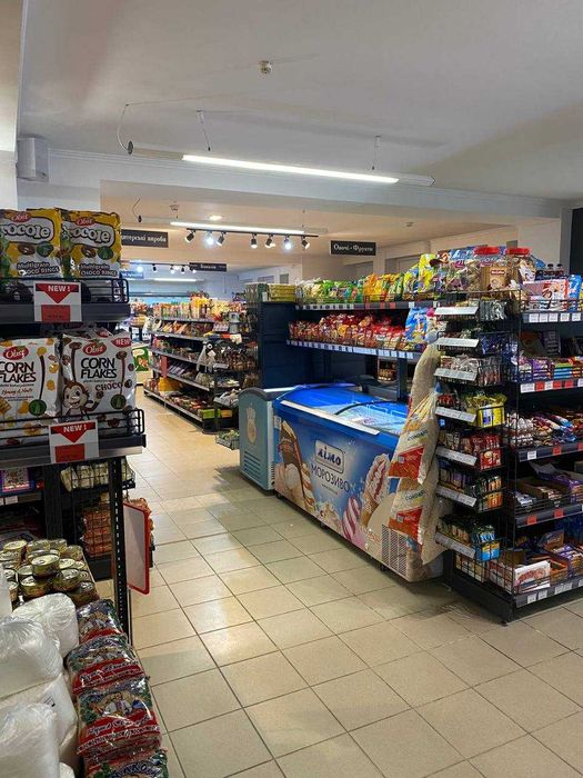 Стелажі для торгівлі, стелажі в склад, каси, холодильники.