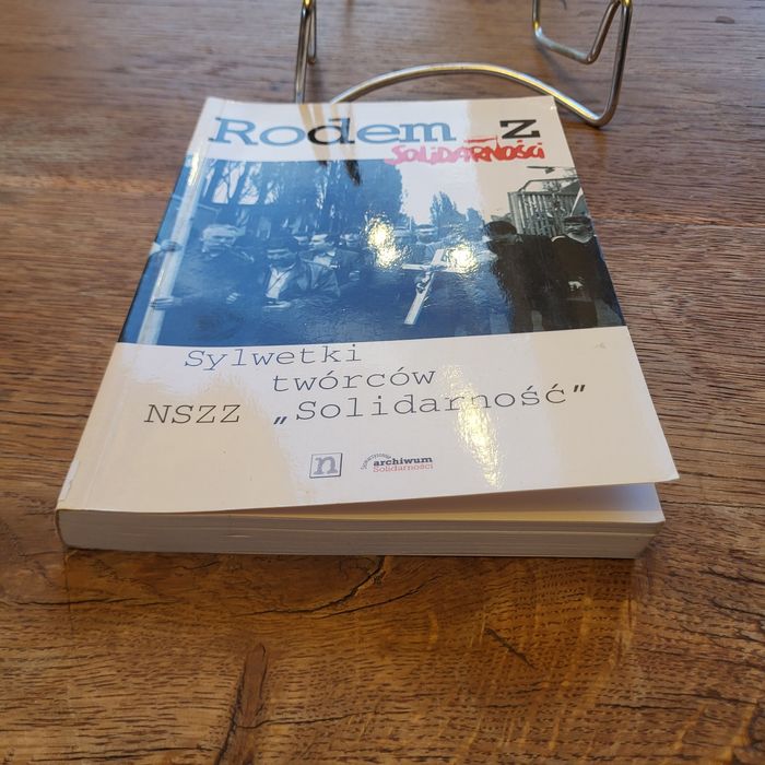 Książka Rodem z Solidarności pobiblioteczna ⁷¹