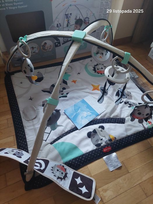 Tiny Love mata edukacyjna Magiczna Kraina Kontrastowa