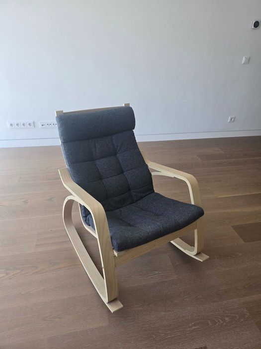 Cadeira de Baloiço IKEA POÄNG Cinzenta - Como Nova