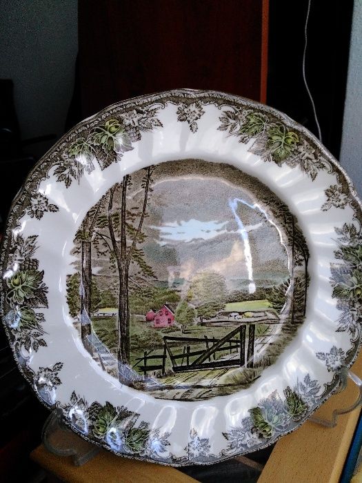 Prato decorativo. Porcelana inglesa, gravado à mão