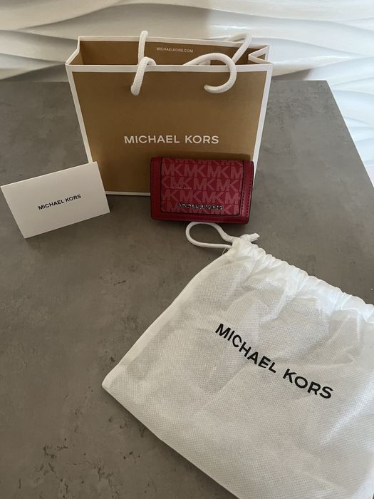Чехол для ключей , оригинал Michail Kors c монограмой.