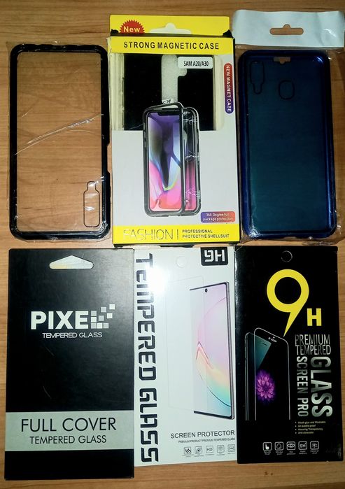 3 захисних скла 9Н, 3 Чохла