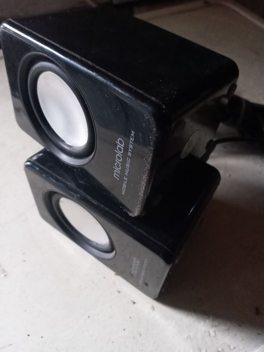 Музыкальные колонки.