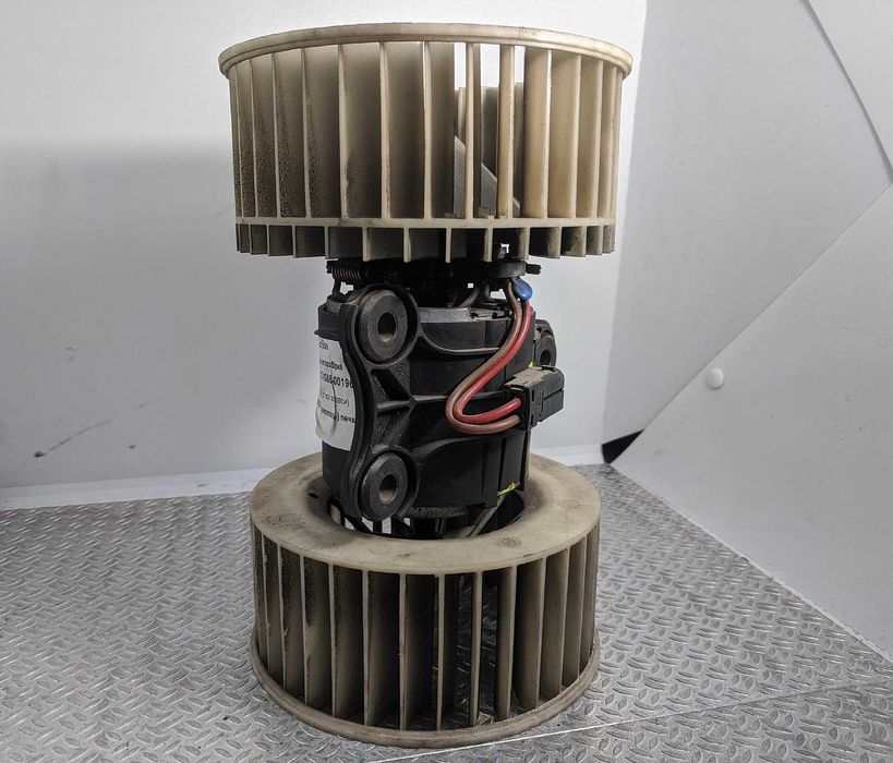 Вентилятор Моторчик  пічки BMW  X5 E53.