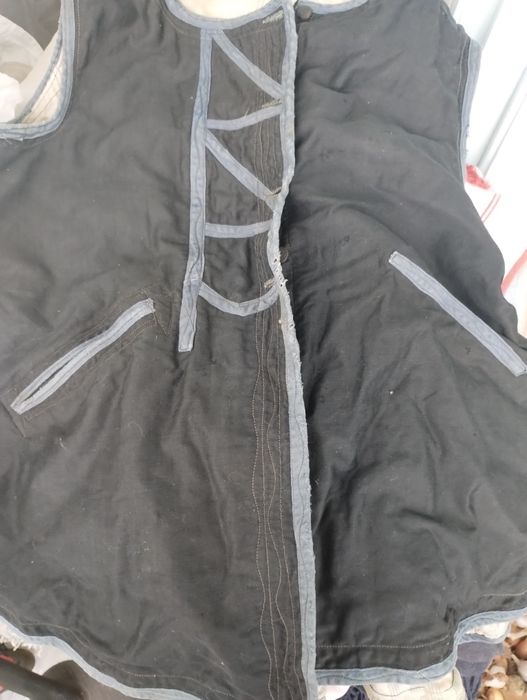 Корсетка стародавня в гарному стані