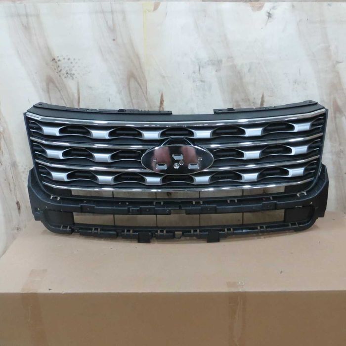 Решітка  Радіатора Ford Explorer 2016 - 2018