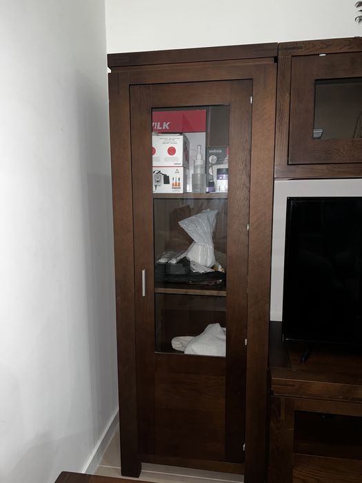 Móvel de sala e mesa de centro