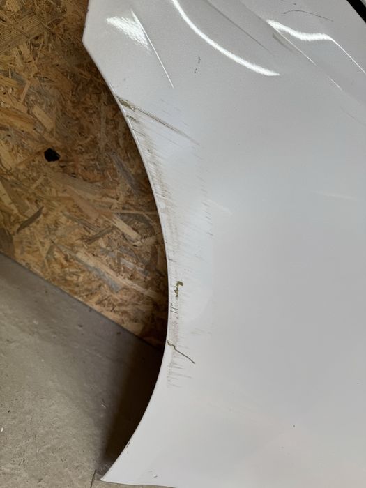 Tesla Model Y двері праві