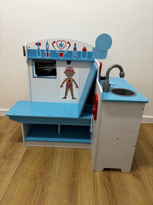 Melissa And Doug Duże Centrum Medyczne zestaw lekarza