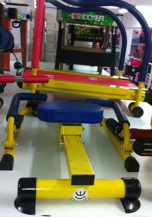 Ginásio Infantil. -Banco de Expandir 6-12 anos -:82X63X98CM .